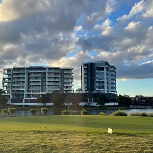 signature-waterfront-apartments.queenslandhotels.net/