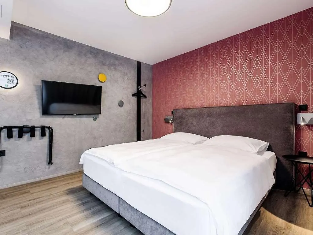 Ibis Styles Ljubljana Centre Hotel 3*,